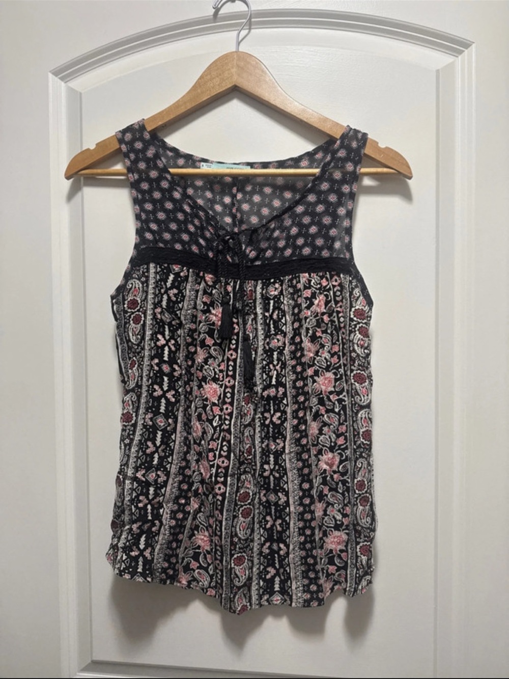 Maurice’s Sleeveless Black Floral Tie-Front Tassel Women's Tank Top Size S